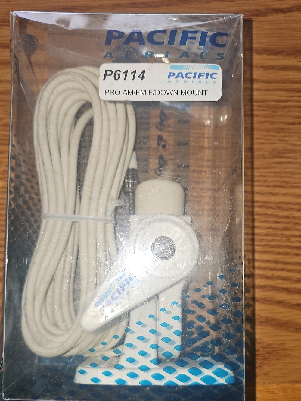 Pacifica NWT P6114 White Pro AM/FM Down Mount Antenna with White Cable